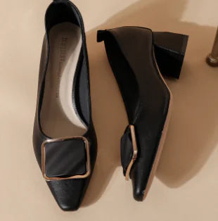 Talon plates pointues avec boucle carrée