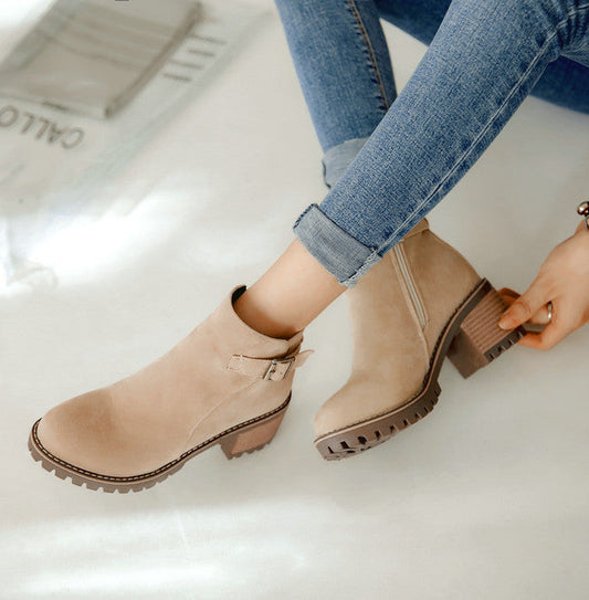 Bottes à talons courts à la mode